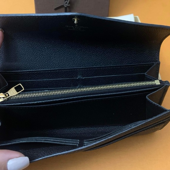 Sold❤️LV Black Empreinte Sarah Wallet❤️ - Picture 9 of 15